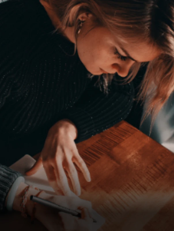 Auteur(trice) & Réalisateur(trice)